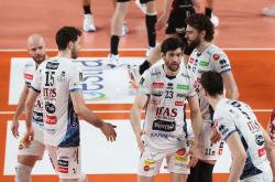 英雄联盟总决赛直播-包含意大利队客场大胜摩尔多瓦，排名上升的词条