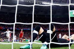 英雄联盟总决赛直播-球场上的精彩瞬间让人回味无穷