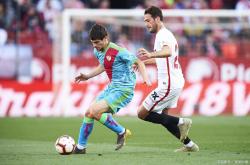 LOL赛事-比利亚雷亚尔客场惨败，积分下滑