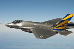 英雄联盟总决赛-双线闪耀，德布劳内大师级演出与几内亚雨夜鏖战