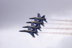 英雄联盟总决赛直播-风城对决，狼嚎与闪电中，新王在此加冕