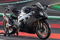 LOL决赛-巴黎夜雨中的红蓝之刃，当莱奥刺穿法兰西铁幕，诺坎普找回遗失的基因