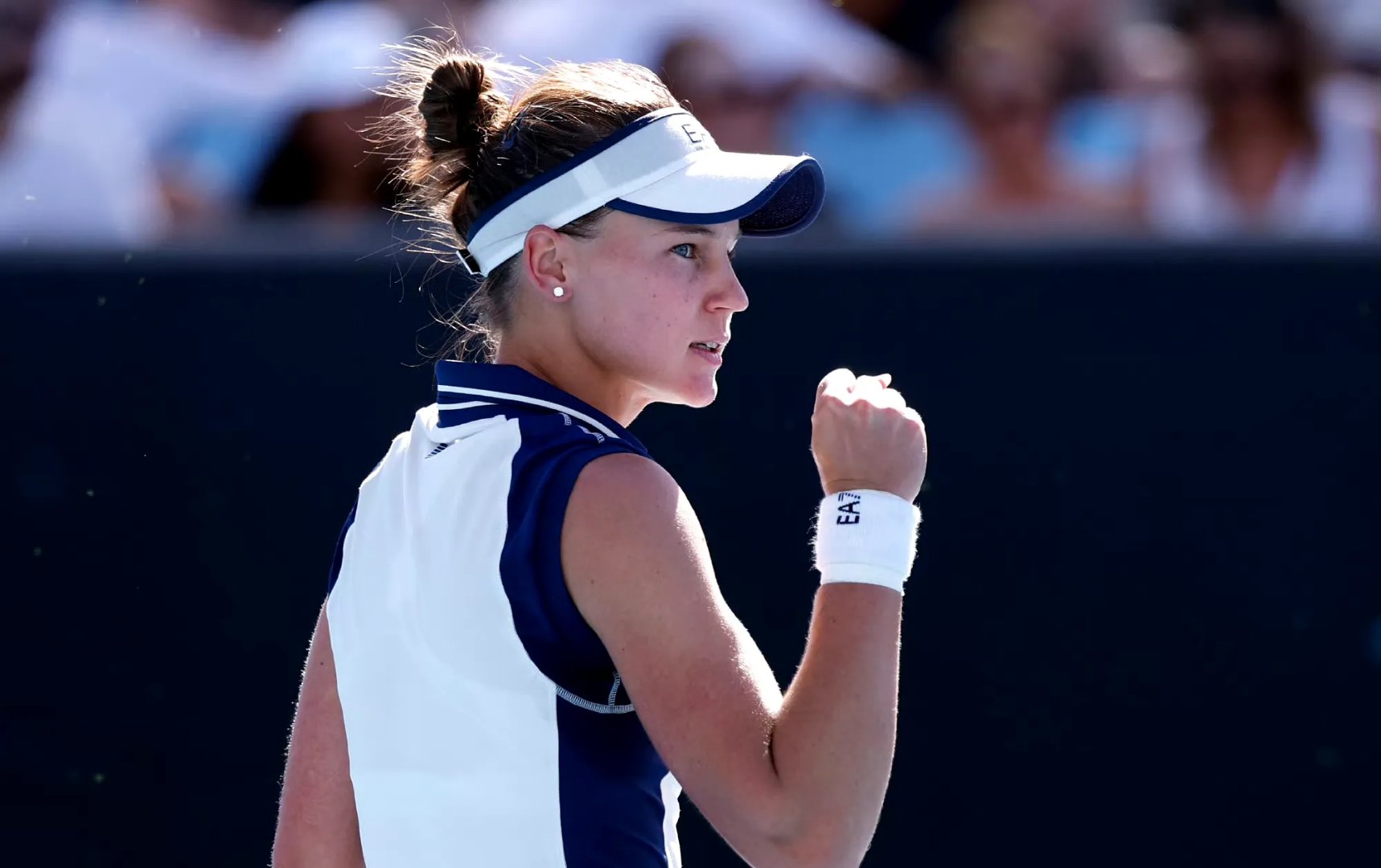 瑞士女子网球选手成功逆转晋级次轮的简单介绍 瑞士女子网球选手成功逆转晋级次轮的简单介绍