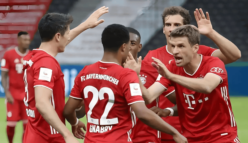 奥格斯堡队球员集体动员逆袭，德甲惊险胜出