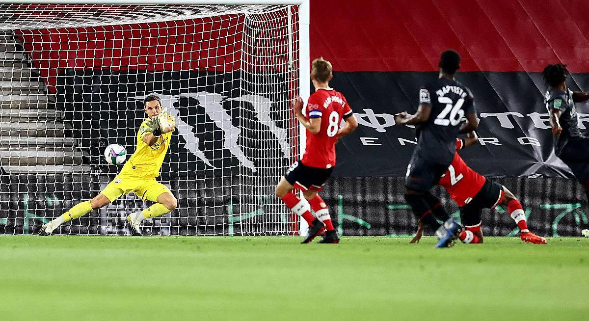 包含曼联客场逼平阿斯顿维拉，捉住抢分机会的词条