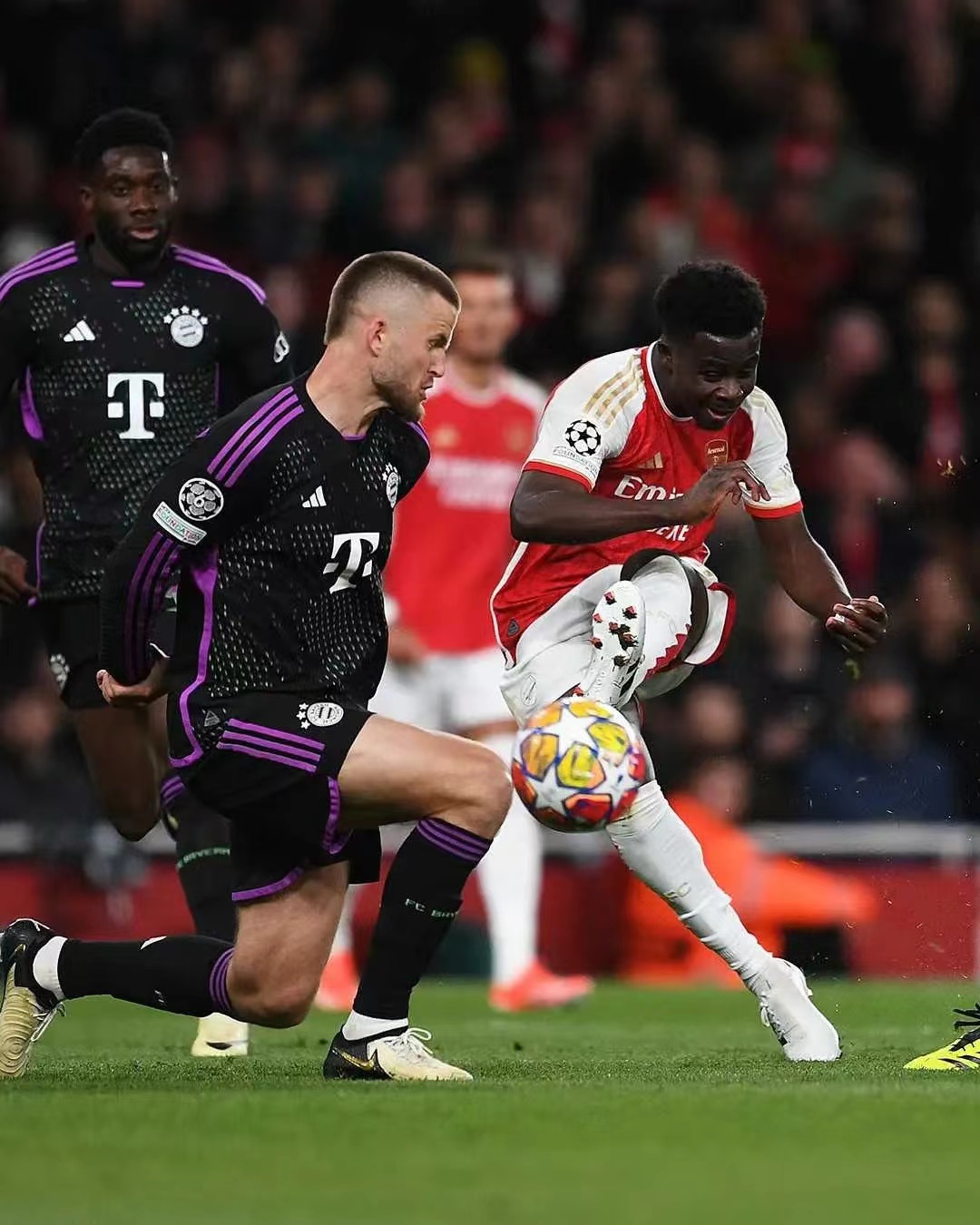 欧洲联赛上演拼尽全力的激战