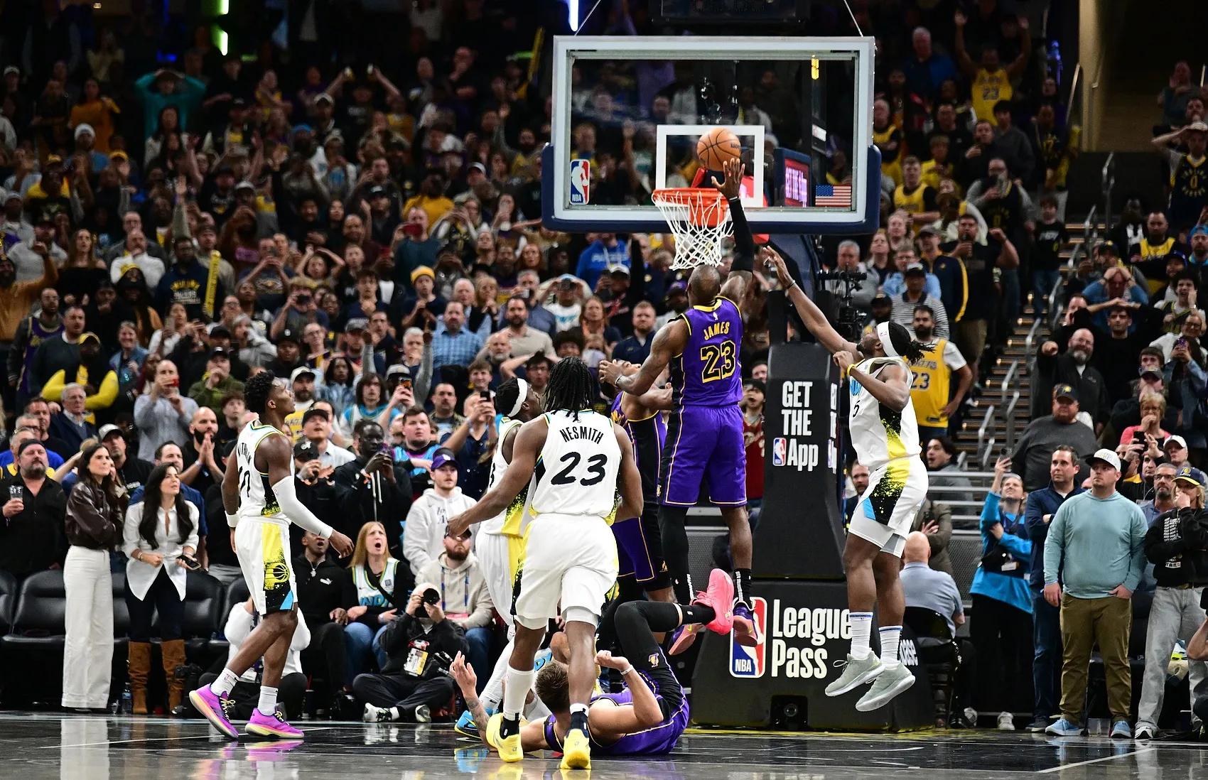 球场上的精彩瞬间让人回味无穷