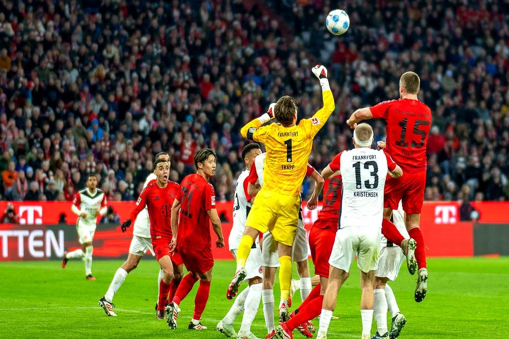 利物浦客场大胜对手，继续领跑积分榜