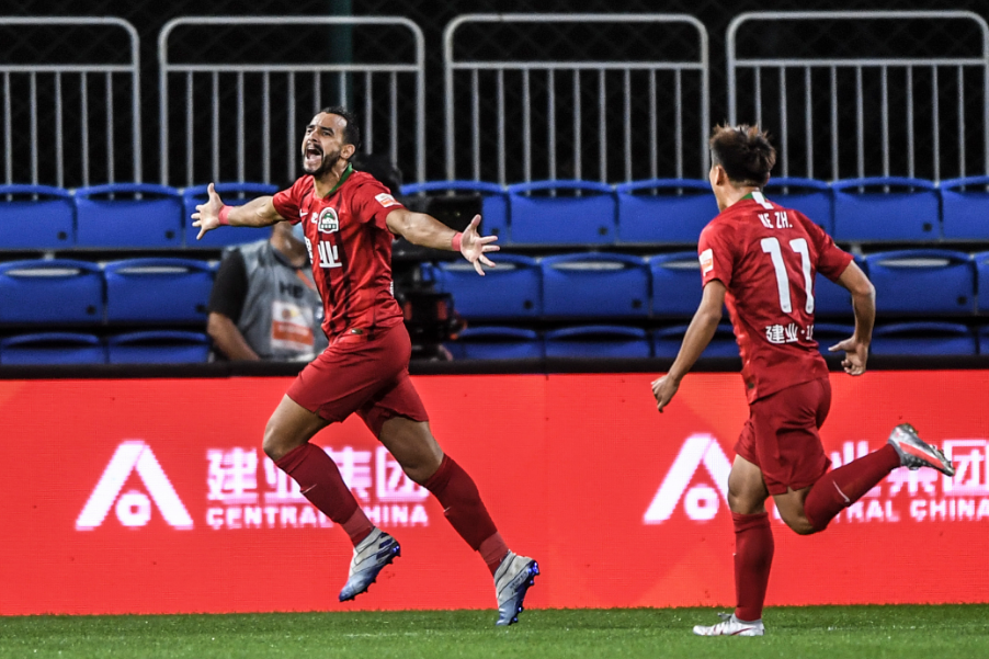 广州恒大遭遇惊险逆转，连败收场