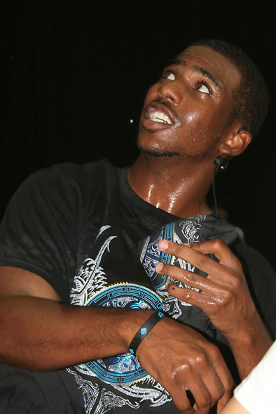 广州队轻取魔术，保罗状态火热