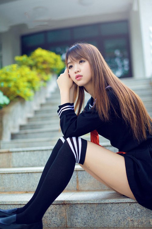 王冠的两种戴法,当库里与英格拉姆在不同赛场同时加冕