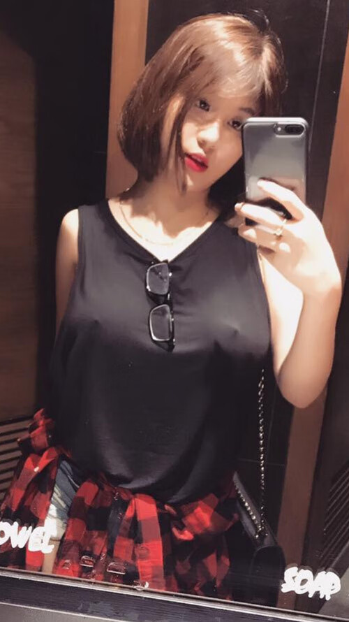 当铁血雄狮遭遇童话王国，莱万一剑封喉，毕尔巴鄂打穿丹麦的铁壁