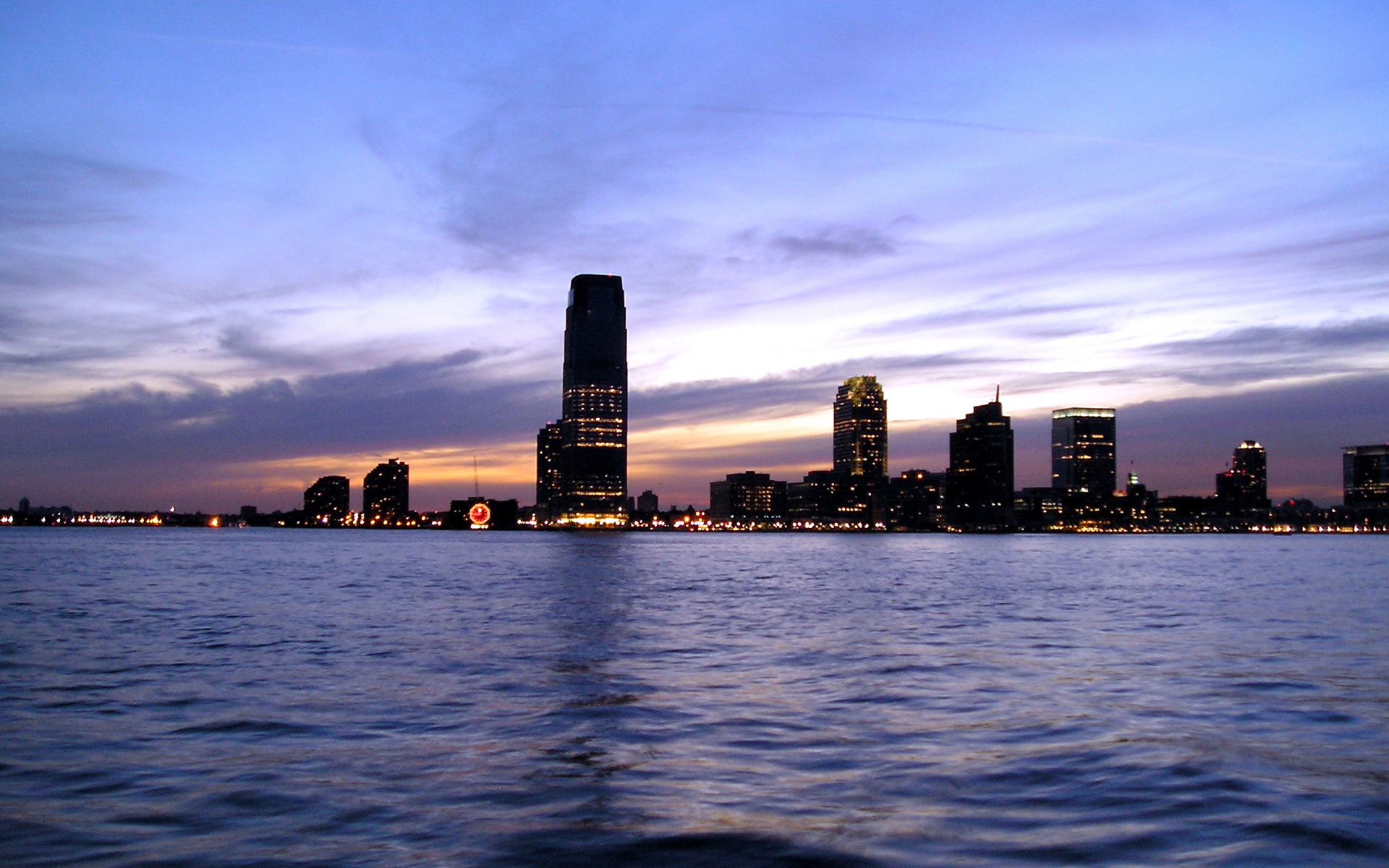 以下是我为你构思的标题和一篇具有唯一性的文章